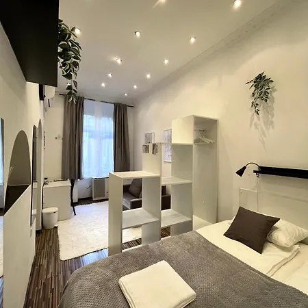 Cozy Downtown Apartment Boedapest Buitenkant foto